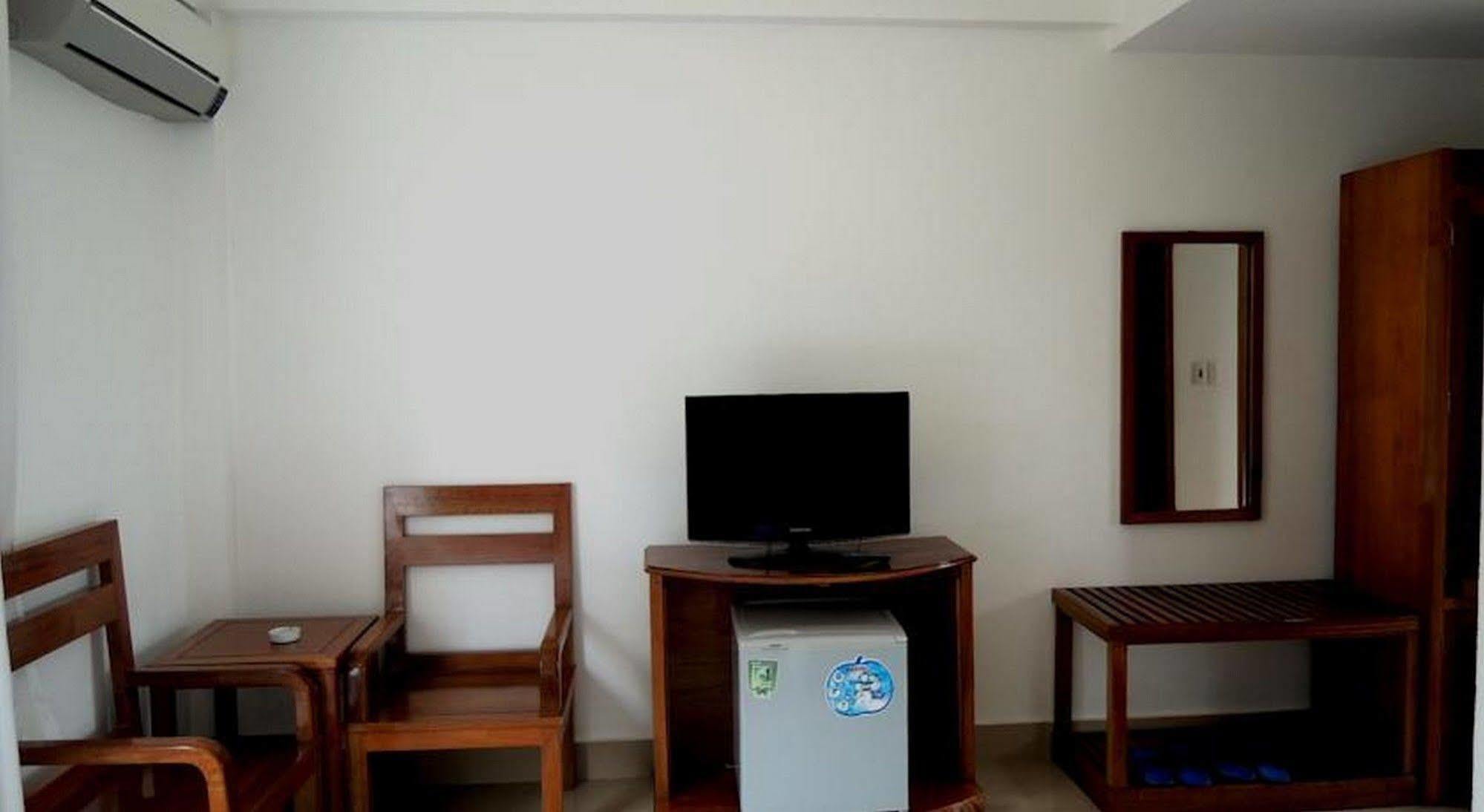 Hotel Golden Lotus Hue Esterno foto