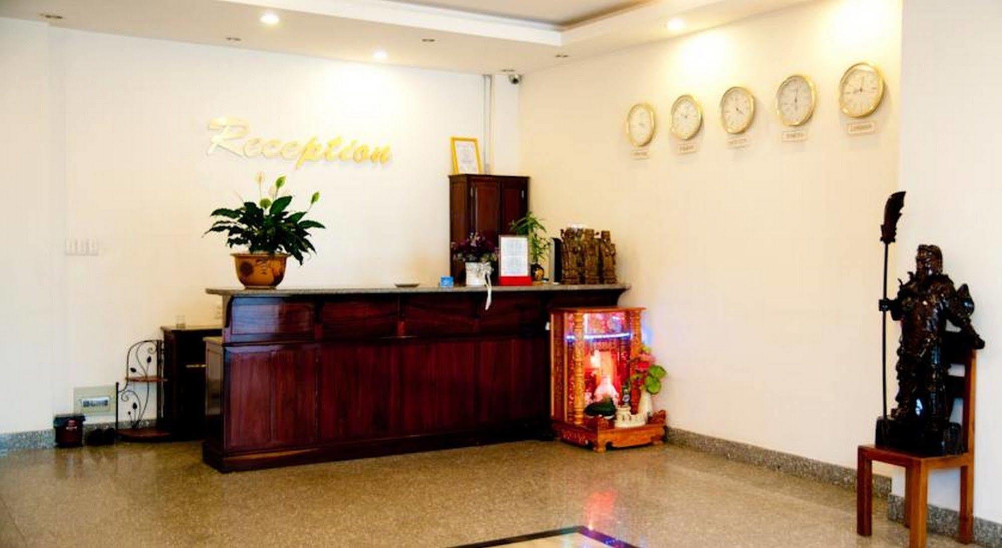 Hotel Golden Lotus Hue Esterno foto