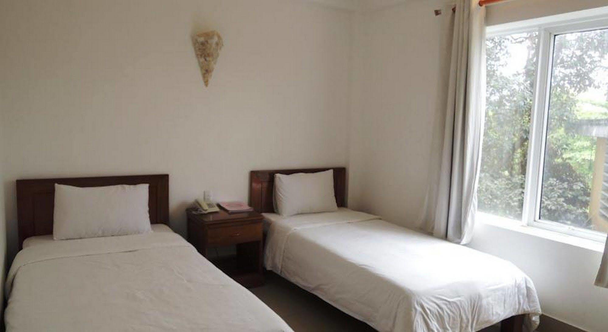 Hotel Golden Lotus Hue Esterno foto