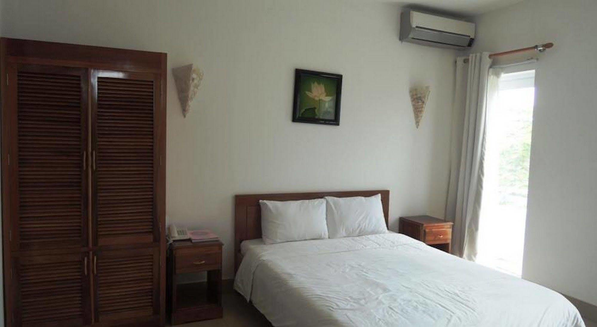 Hotel Golden Lotus Hue Esterno foto